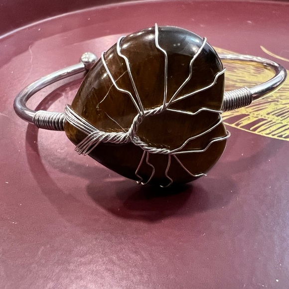 NWOT Tiger eye gemstone, stunning bracelet. Slightly adjustable. - Picture 6 of 16